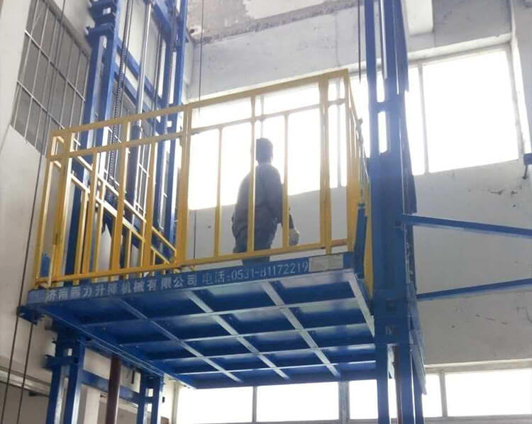 rail cargo lift